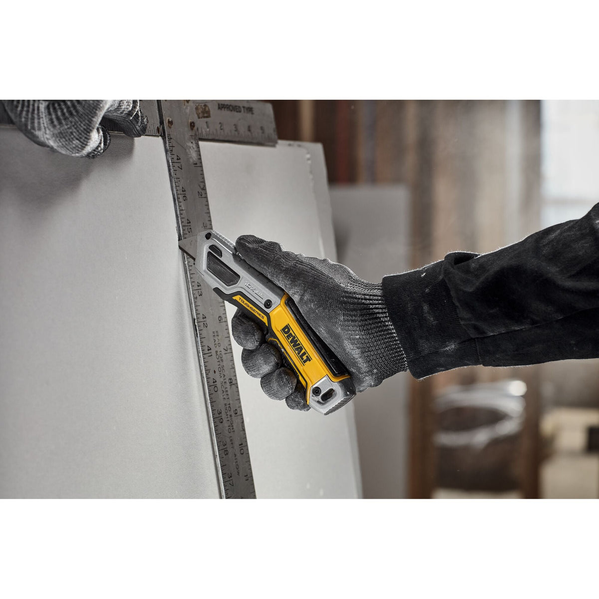 DEWALT DWHT10999 TOUGHSERIES Retractable Utility Knife